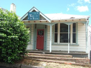 Tui, 85 Clyde Street